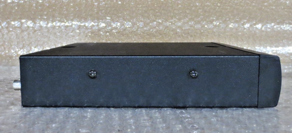 Shure UC4-UA Receiver 782-806 MHz With No Antenna Or Power Adapter - Image 3 of 4