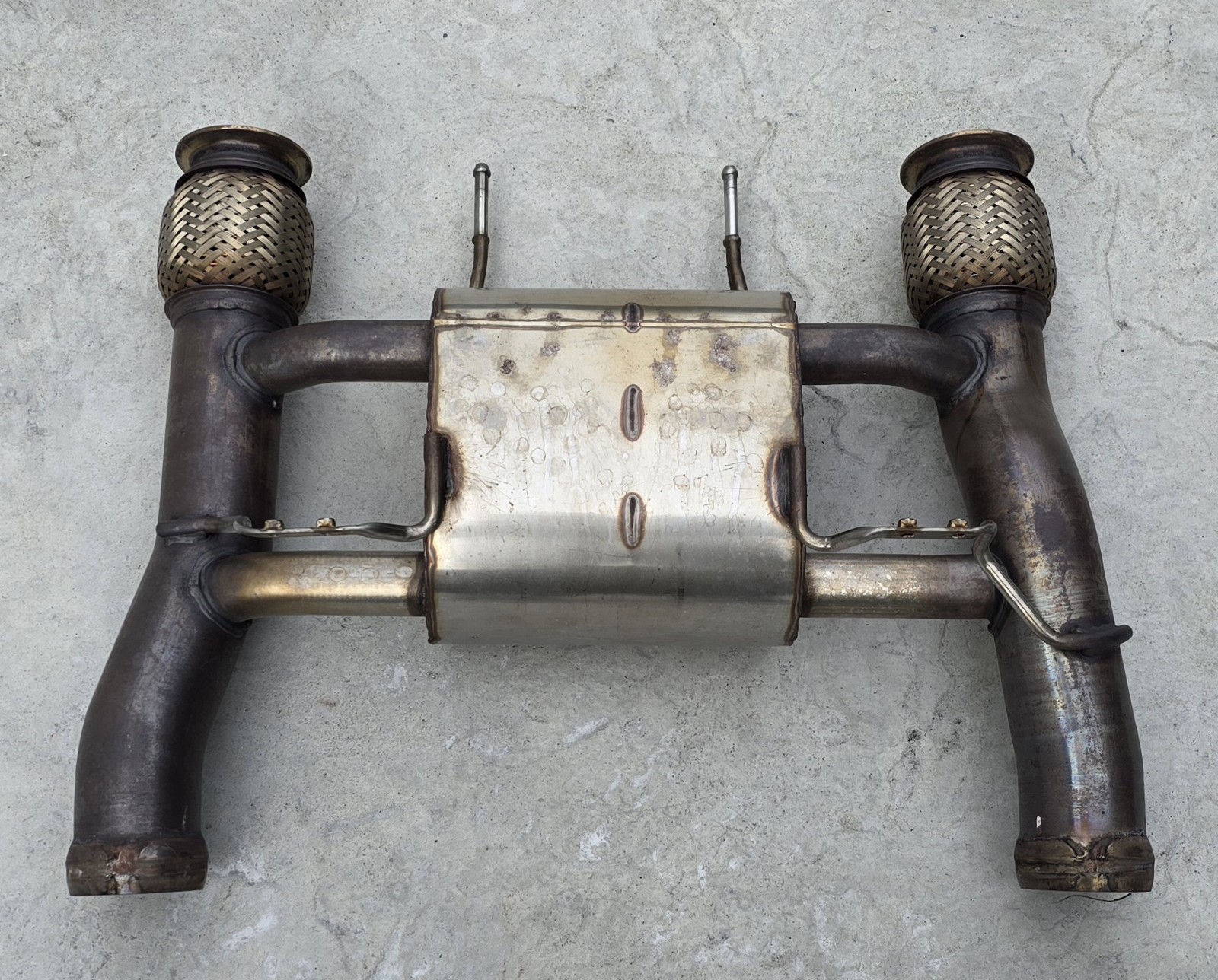 McLaren 720S Exhaust System Sport Muffler Assembly 14H0176CP.02 14H0176CP