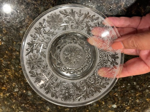5 Anchor Hocking Sandwich Clear Pressed 6” Saucer plates - Picture 2 of 3