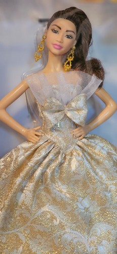 DISPO ! 2025 NRFB Asian Barbie HOLIDAY NOEL Signature Collector Collection JBJ03 - Imagen 6 de 6