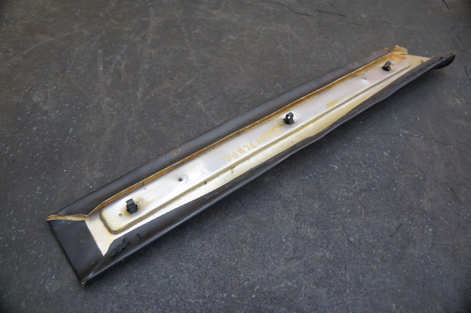Left Side A-Pillar Windshield Pillar Trim Molding 60356805 Ferrari 328 208 308