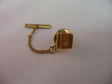 Very Pretty STEM LEAF Gold Tone Square Tie Tack Lapel Pin Jewelry
