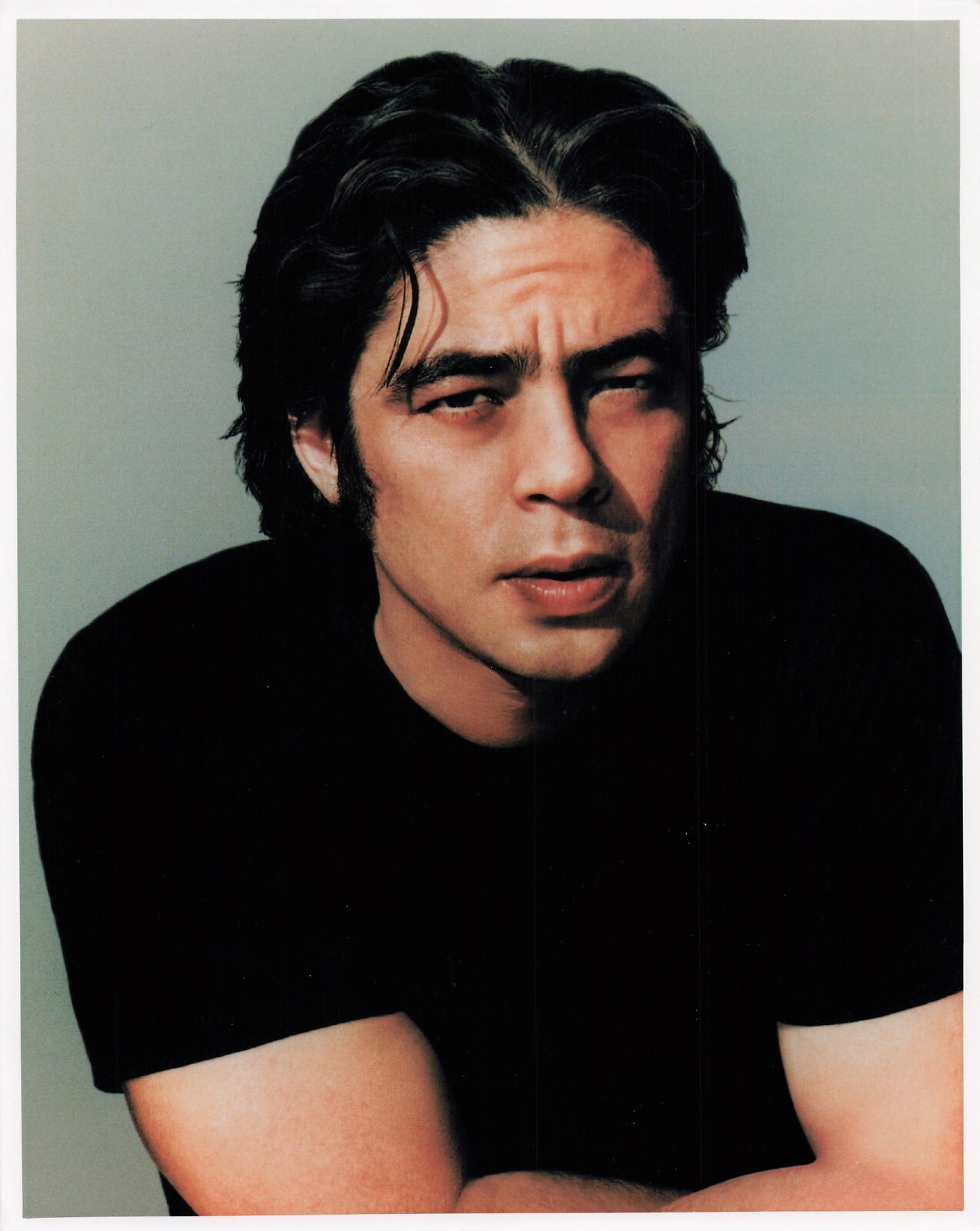 Benicio Del Toro Publicity Photo 8x10 Theater Movie TV Actor Young Press  *P22a