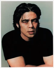 Benicio Del Toro Publicity Photo 8x10 Theater Movie TV Actor Young Press  *P22a