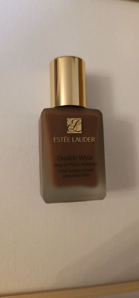 Maquillaje Estée Lauder Doble Uso Stay-in-Place 1 FL. OZ. NUEVO 7C1 CAOBA RICA  Foto 2 de 4