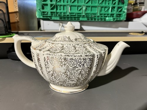 Vintage Sadler Gold And Cream Floral Teapot - Picture 2 of 4
