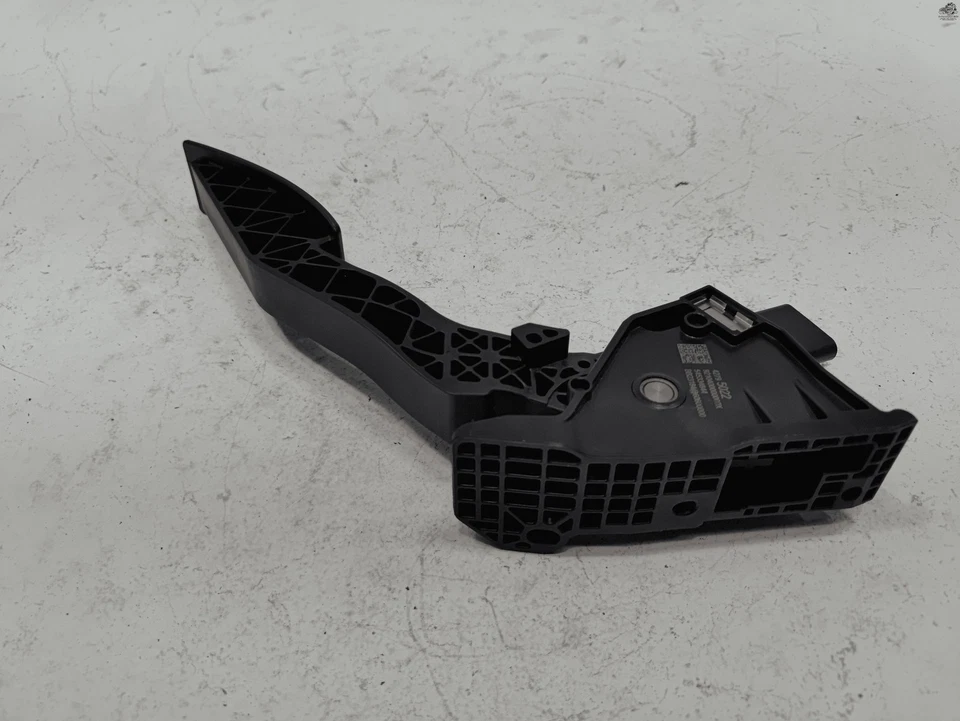 Accelerator Gas Pedal w/Travel Sensor OEM 2024-2025 Buick Envista - Imagem 2 de 4