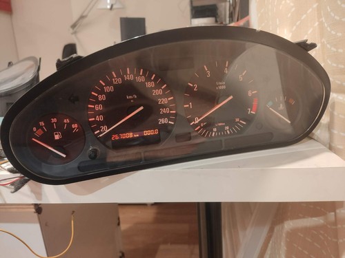 BMW E36 Tacho Kombiinstrument 260kmh 6 Zylinder M50 M52 267008km 100% Getestet