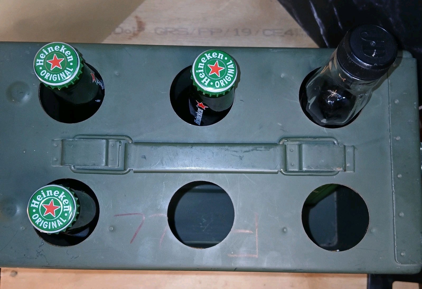 Bottle Breacher Combat Cooler Militar 5.56 MM Ammunition Box.