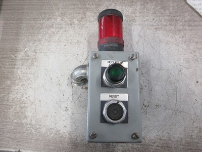 Hoffman Push Button Station E2PB 2-Position Request Access/Reset Type 12,13 Used