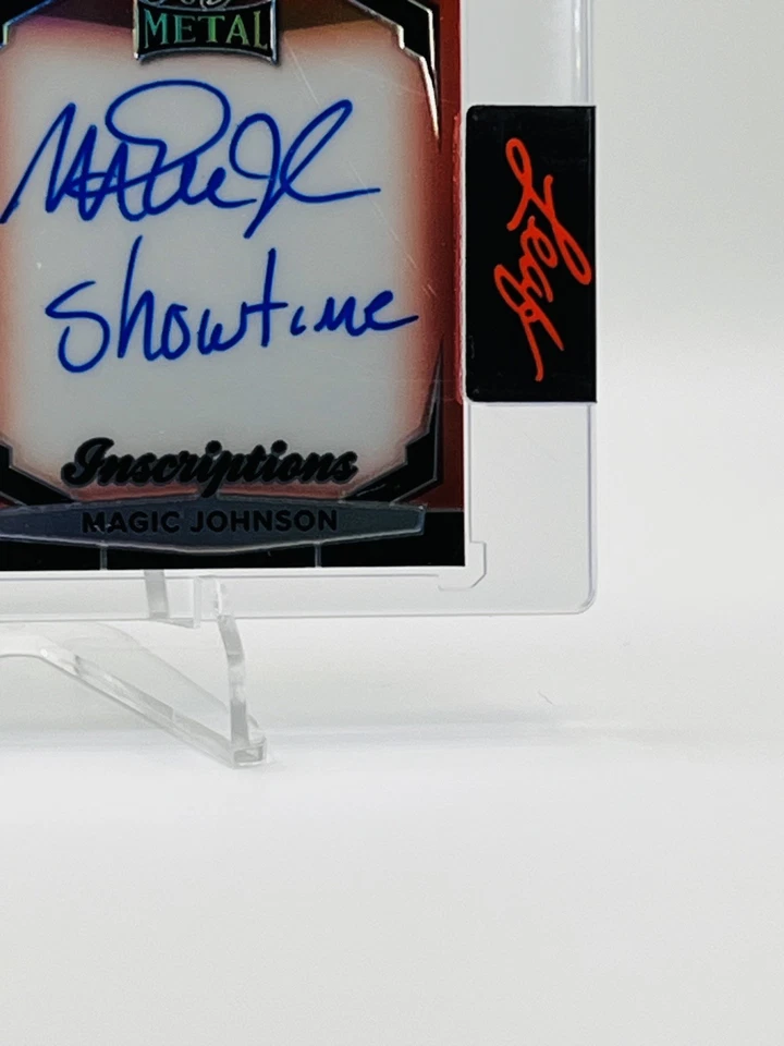 Inscripciones de hoja metálica 2024 / Magic Johnson / #MIJ-MJ3 / 59/150 / Autógrafo  Foto 3 de 4