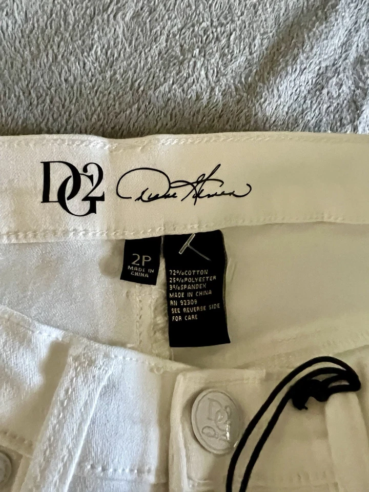 DG2 Diane Gilman White Jeans 2P Petite Stretch Denim Pants NWT Classic Fit - Image 3 of 4
