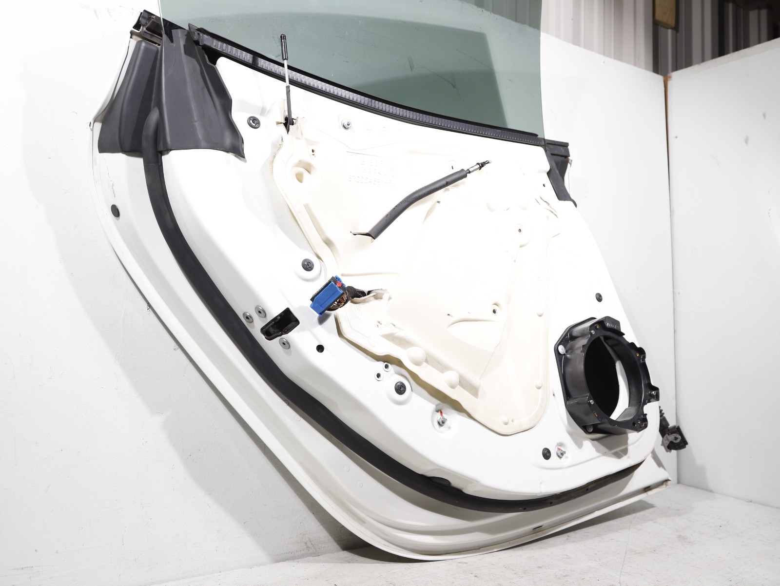 14-20 Maserati Ghibli Rear LEFT Rriver Side Door Shell Complete Bianco OEM 60K
