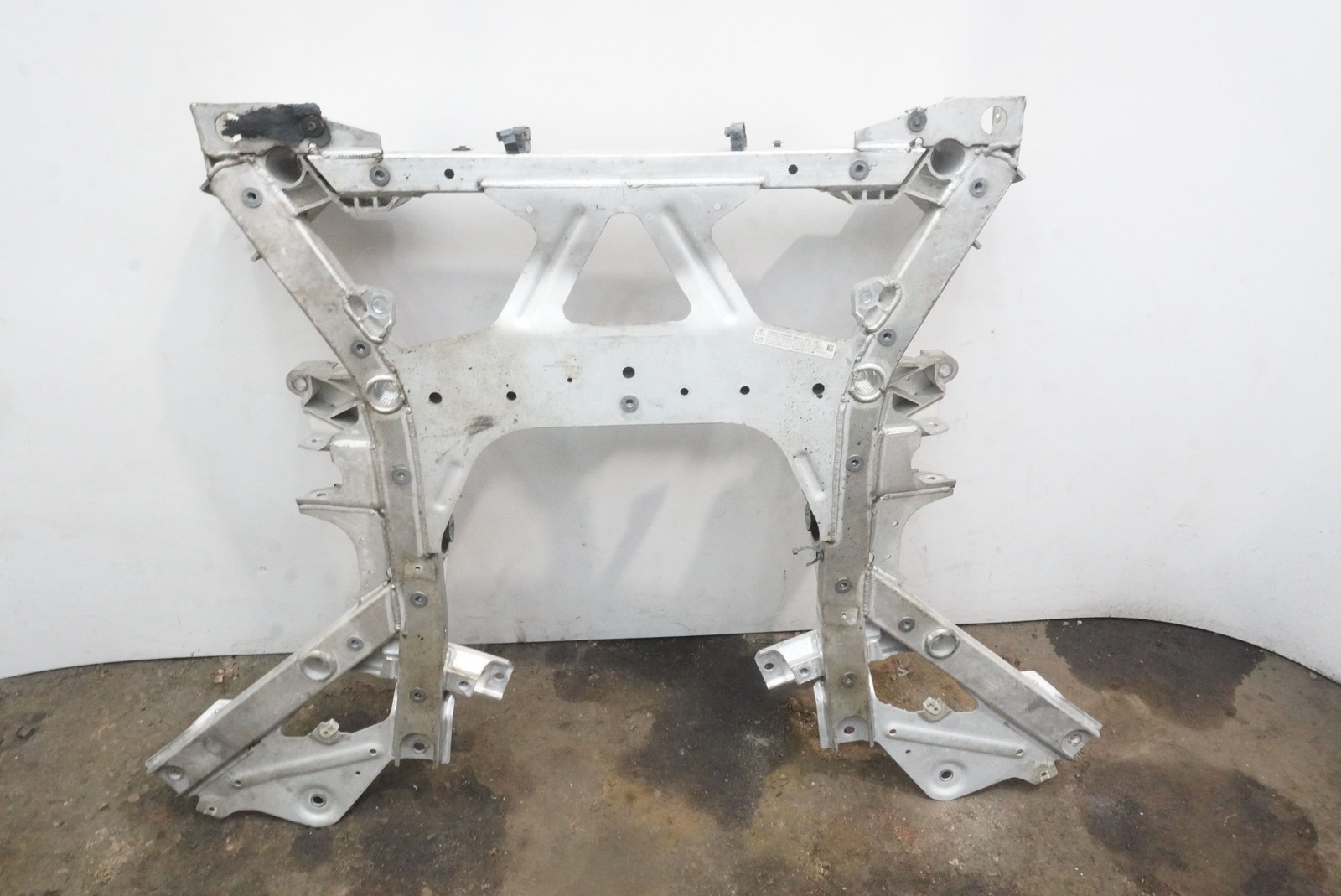Front Subframe Cradle Crossmember Undercarriage 31108836245 OEM BMW i8 2014-20