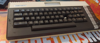 Atari 600 XL (with PA & TV Cable) Classic 8-bit computer works key missing