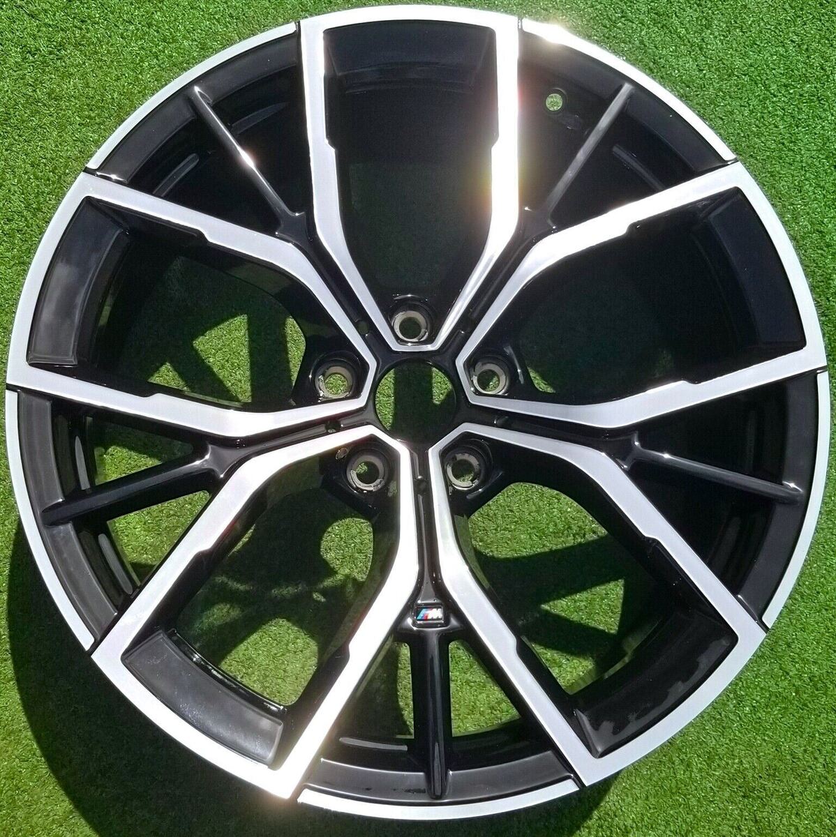 Factory BMW M550iX 19 inch Wheel 530i 540i Perfect OEM 845M Factory BMW M550iX 19 inch Wheel 530i 540i Perfect OEM 845M