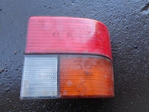 RÜCKLICHT VW PASSAT 35I Kombi 93-96 rechts mit Träger ohne Birnen