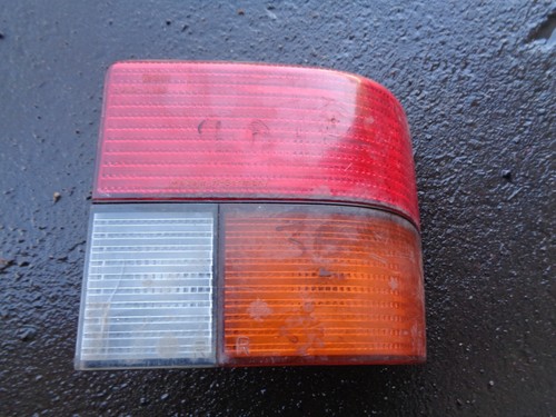 RÜCKLICHT VW PASSAT 35I Kombi 93-96 rechts mit Träger ohne Birnen