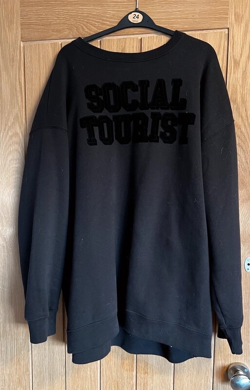 Social Tourist Hollister XL Black Sweatshirt