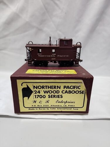HO Brass Northern Pacific 24' Wood Caboose 1700 Series Painted - Picture 1 of 8
