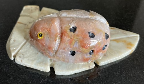 Tiny Ladybug Figurine, Hand-Carved in Soapstone, Sitting on Leaf, New Condition - Picture 2 of 9
