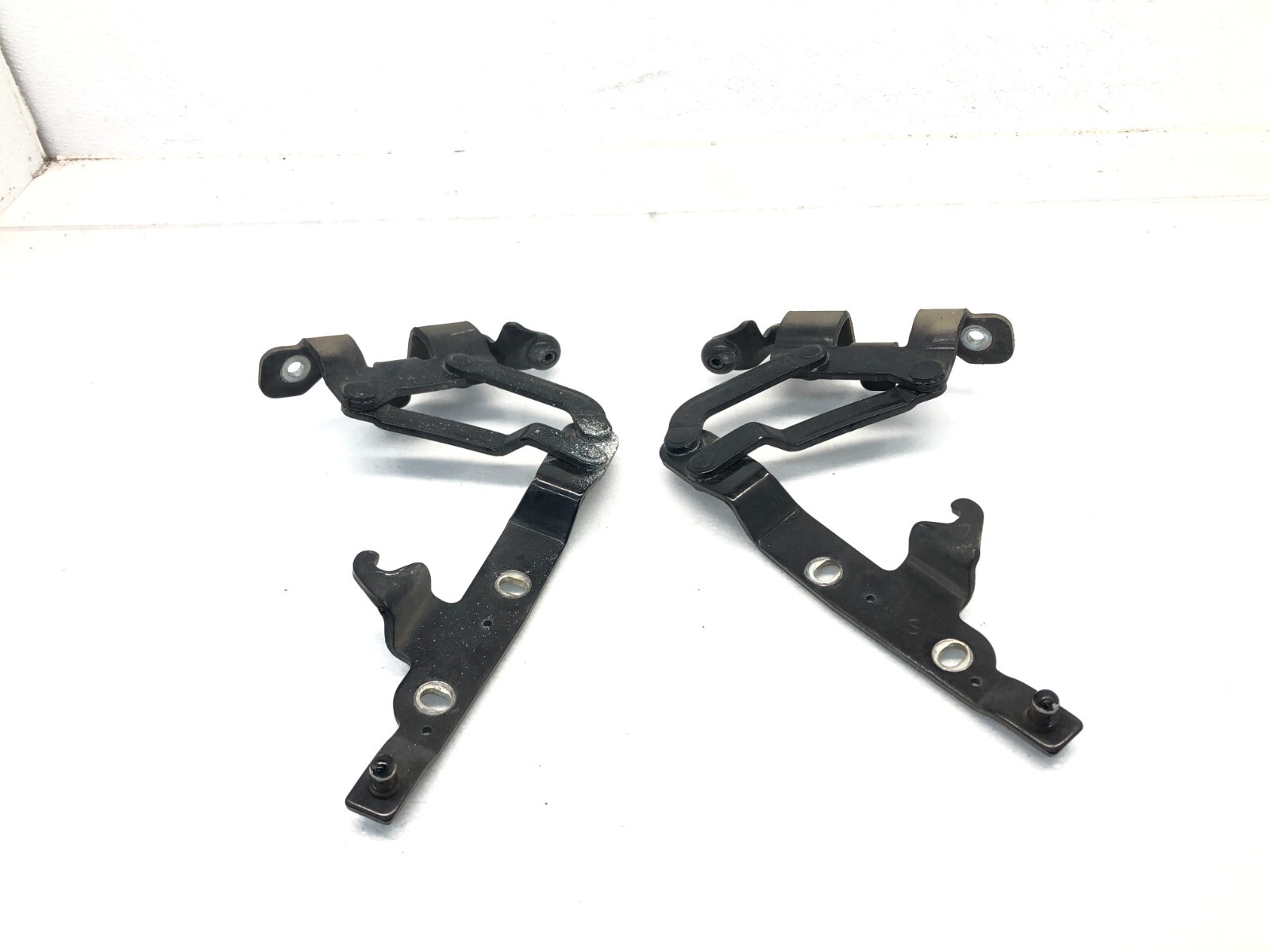 2008-2019 MASERATI GRANTURISMO S M145 LEFT RIGHT FRONT HOOD HINGE SET X2 OEM