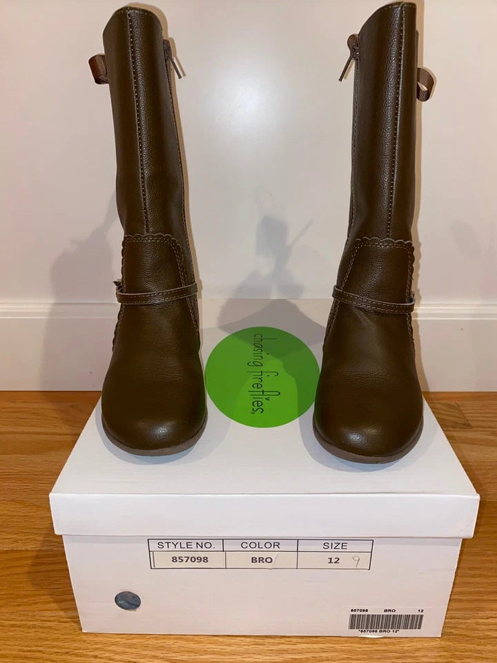 NIÑAS PERSIGUIENDO LUCIÉRNAGAS CINTA CUERO BOTAS - MARRÓN - Excelente Estado. - Talla 12 Foto 2 de 4