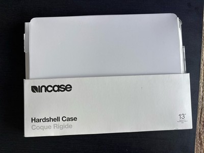 Incase Dots Hard shell Case MacBook Pro 2020 USB-C with Makrolon Clear New OPEN