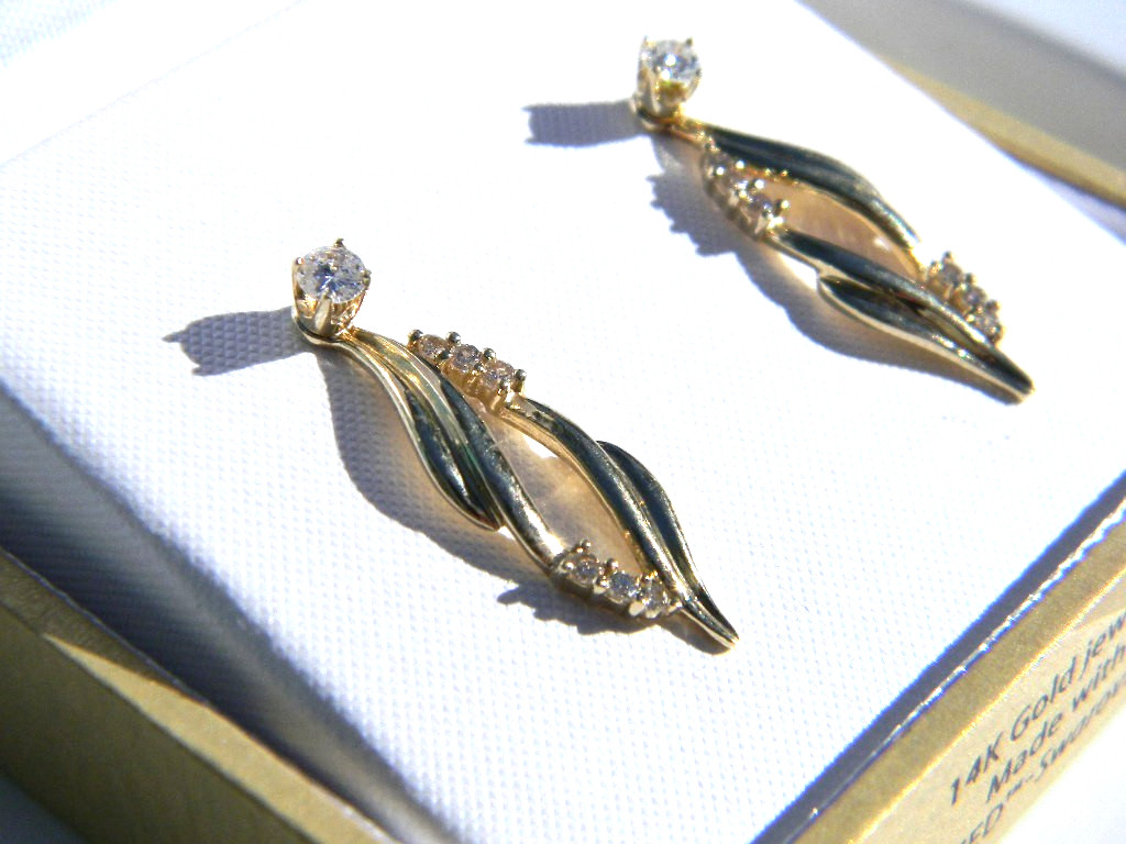 14K Solid Yellow Gold Dangle Diamond Earring Jack… - image 1