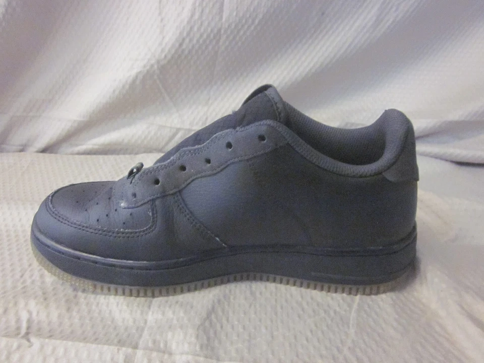 Air Force 1 LV8 3 GS 黑色银色丁香运动鞋 男孩尺码 6Y CD7409-001 — 第 4/4 张图片