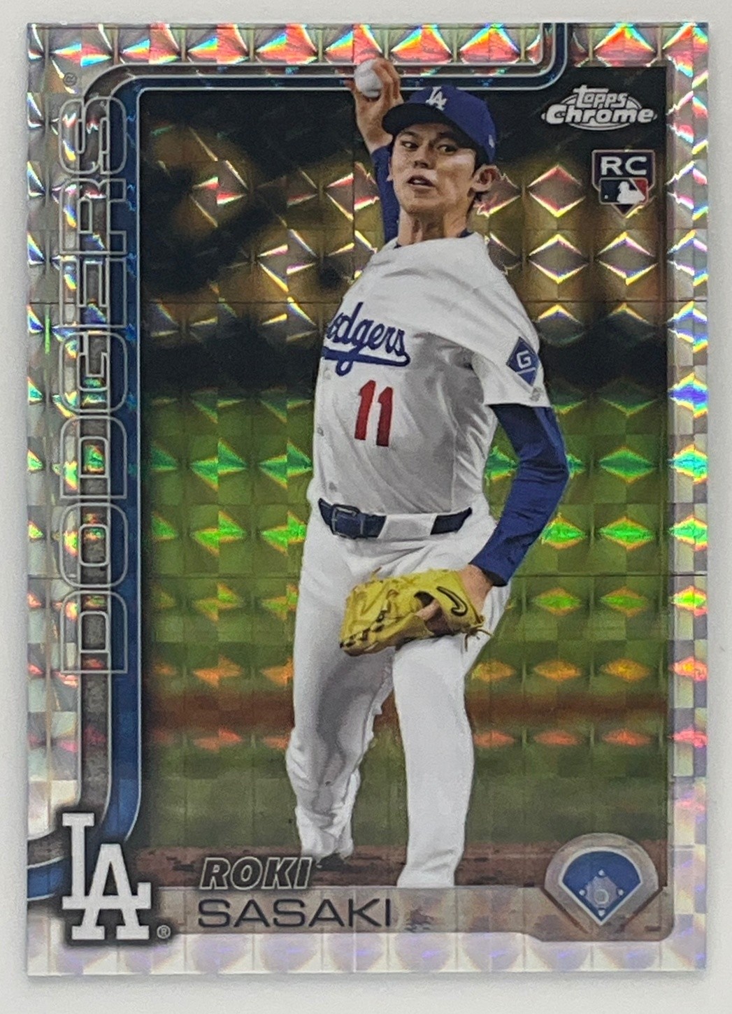 2025 Topps Chrome Roki Sasaki Geometric Refractor #217 RC Los Angeles Dodgers