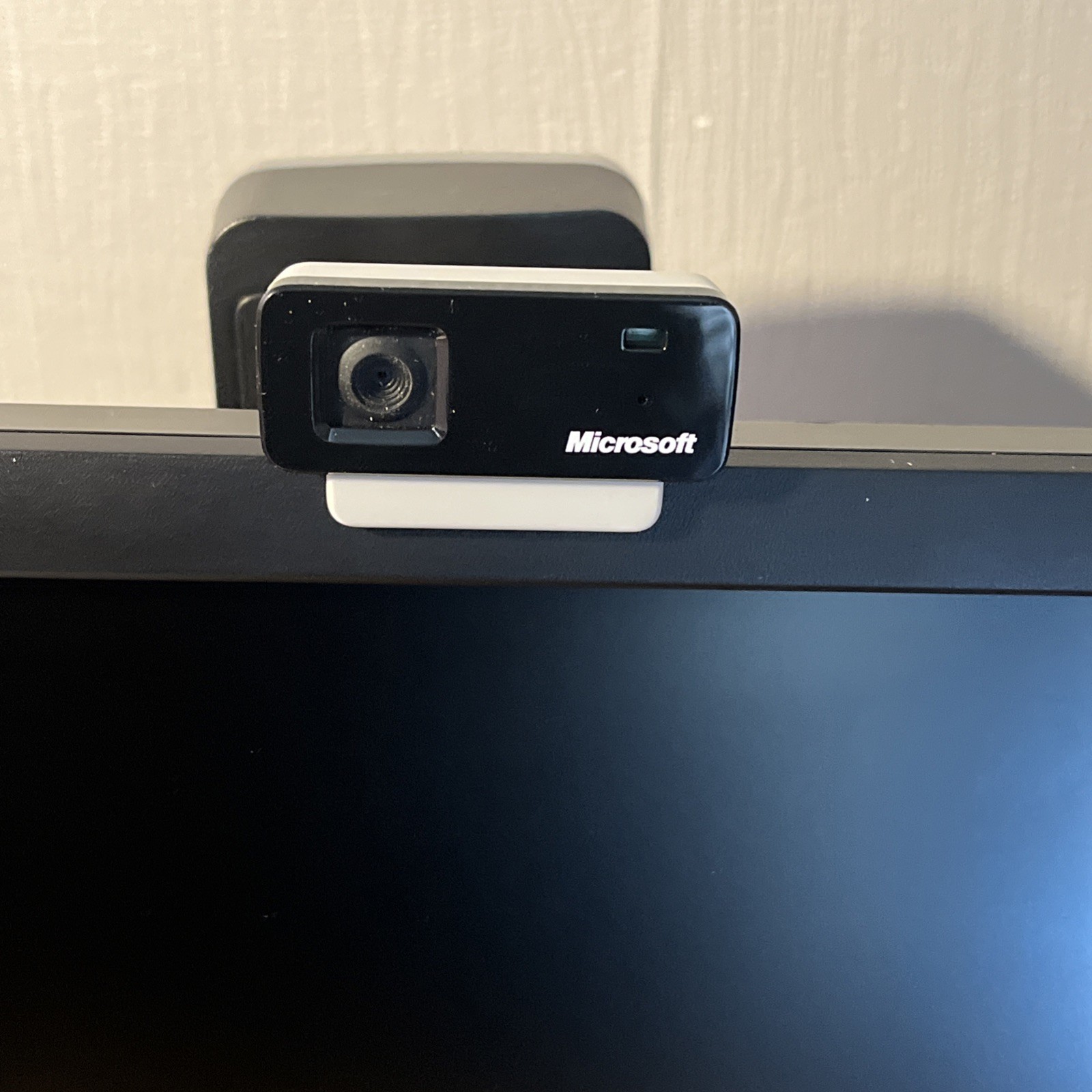 Microsoft LifeCam VX-700 Webcam With Built In Microphone USB Plug