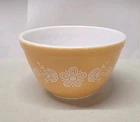 Vintage PYREX  #401 - 1.5 Pint Mixing Nesting Bowl Floral USA! Butterfly Gold