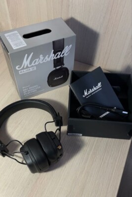 New marshall major 4 bluetooth with box. aux and documents