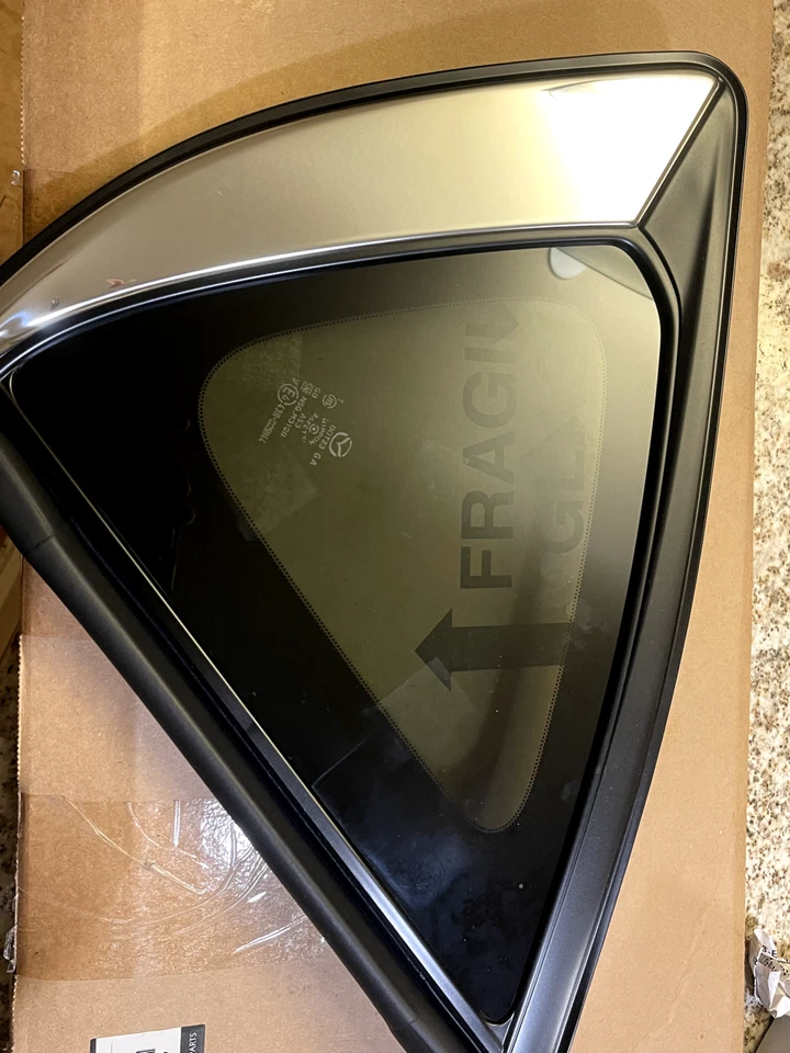 mazda cx-5 right quarter glass fits 2017 to 2023 - Imagem 3 de 3