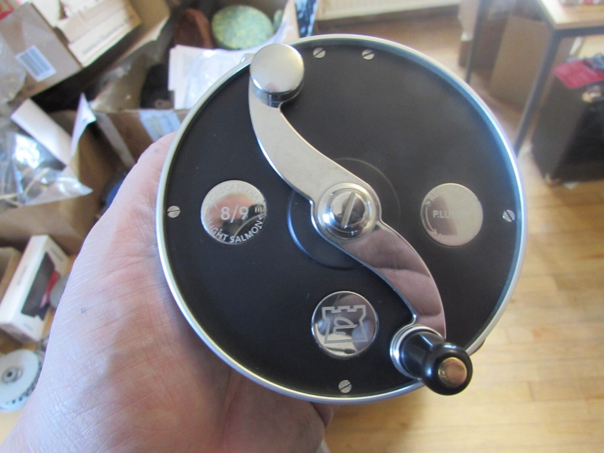 HARDY　Cascapedia　Light　Salmon　Reel　8/9 Hardy Cascapedia 8/9 light salmon fly reel with papers, case