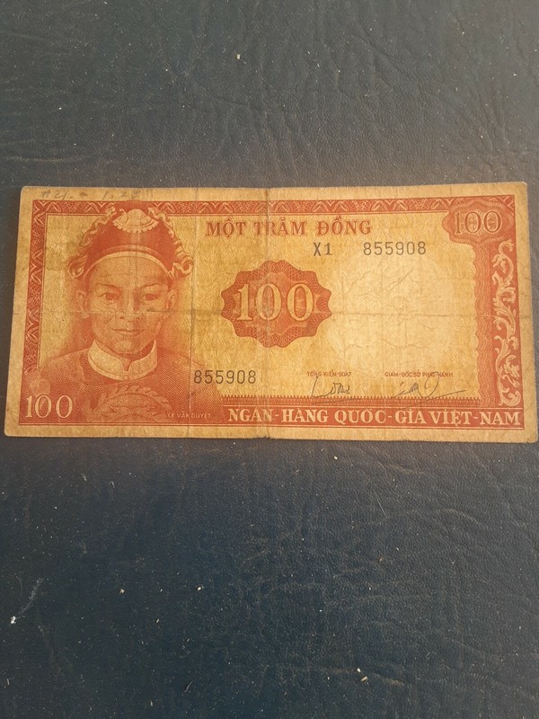 Vietnam 100 Dong Note P-21b 1966 (South) Dragon Head Watermark