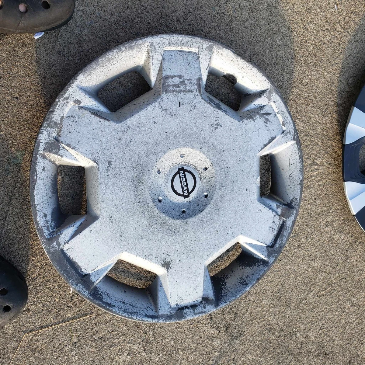 2009 nissan 2024 cube hubcaps