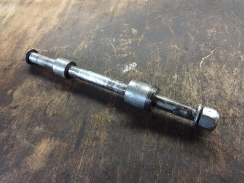 Suzuki Savage Hinterradachse Steckachse