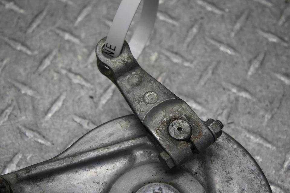 Honda XL100 1974 montaje de tambor de freno trasero Foto 4 de 4