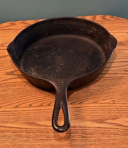 Pre Owned Vintage Remarkable Griswold #6 Cast Iron 9” Skillet Made In USA