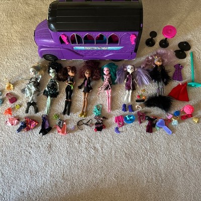 Monster High / Bus Mit 7 Puppen Und Zubehör