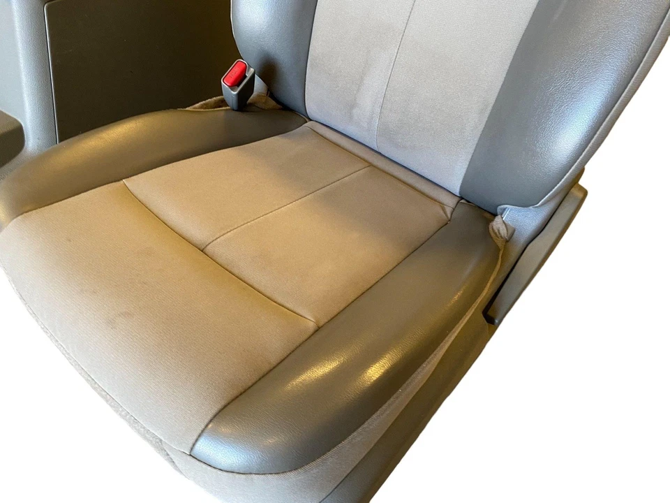 Nissan NV2500 NV3500 2012-2015 asientos delanteros conductor y pasajero con consola OEM Foto 4 de 4