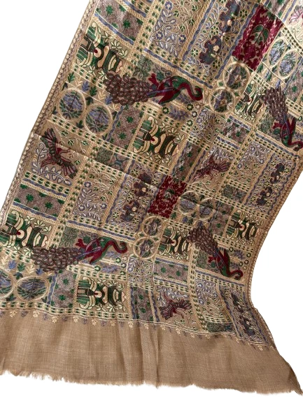 MICRO XALE TRADICIONAL DE CASHMERE BORDADO À MÃO DAUR PASHMINA NOVO - Imagem 3 de 4