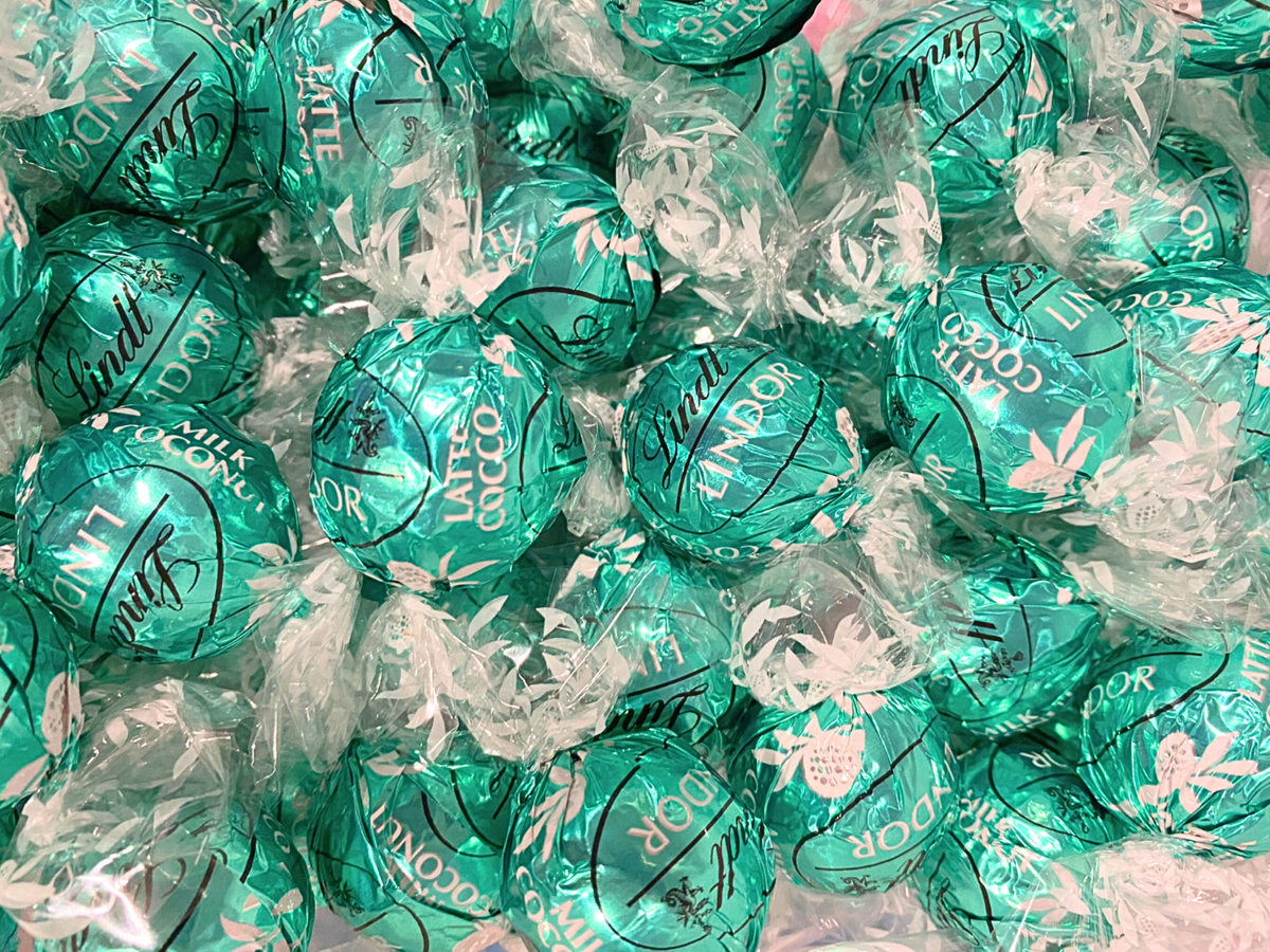 Lindt Lindor COCONUT MILK CHOCOLATE TRUFFLES Wedding christmas