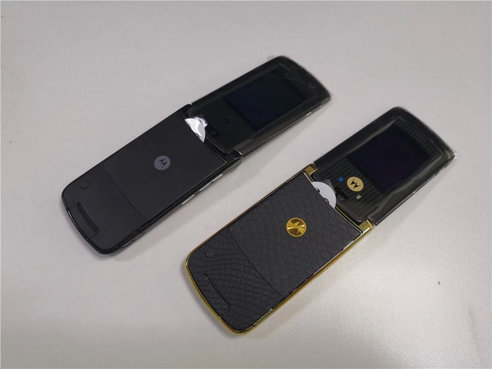 Original Motorola Razr 2 V8 2.2'' UNLOCKE GSM 2G Quad Band Flip Gold Cell Phone - Image 3 of 4