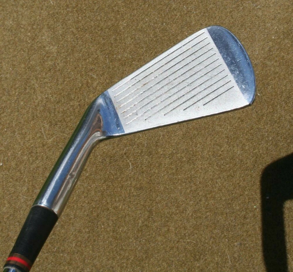 Forjado Dunlop Maxfli 4 Hierro Hoja Australiana Oro S300 Eje de Acero Rígido Foto 2 de 4