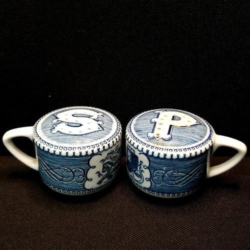 VTG Royal China Currier & Ives Blue/White Horse Carriage Salt & Pepper Shakers