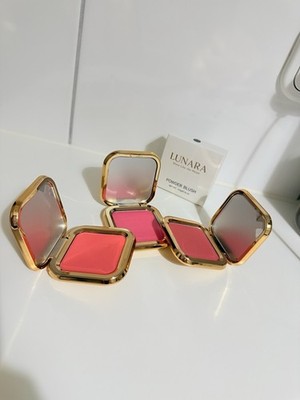   Perfektes Rouge für einen frischen Look  