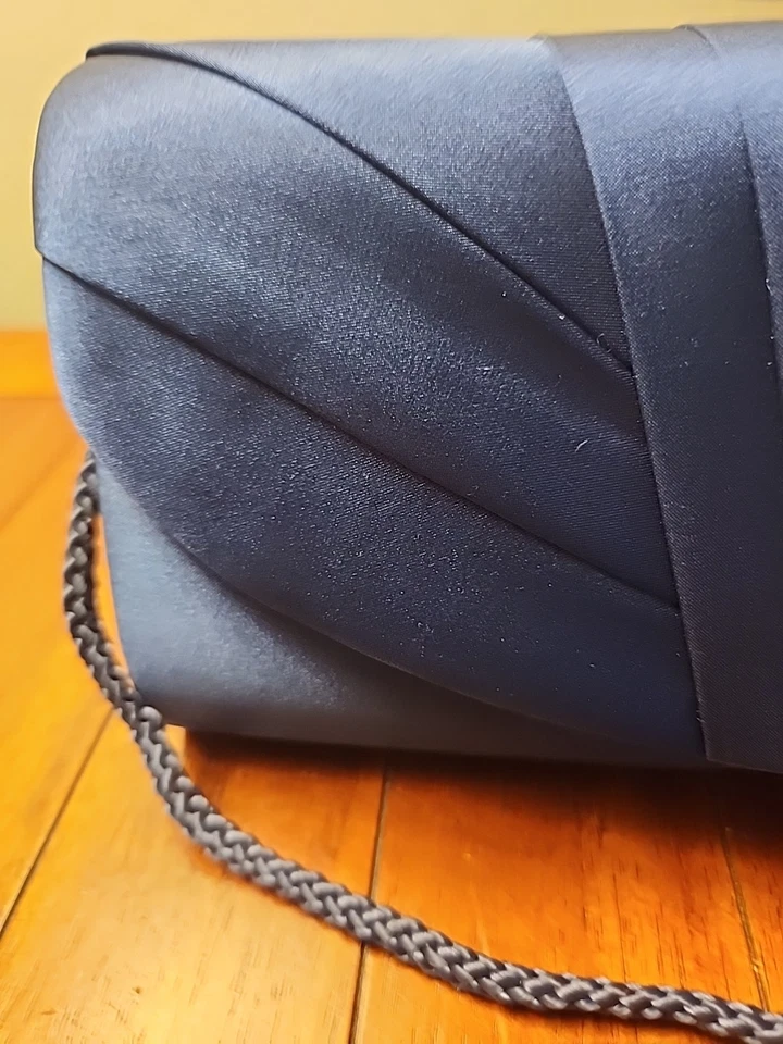 Bolso sin asas Jessica McClintock azul satinado de noche boda graduación fiesta usado en excelente estado Foto 4 de 4